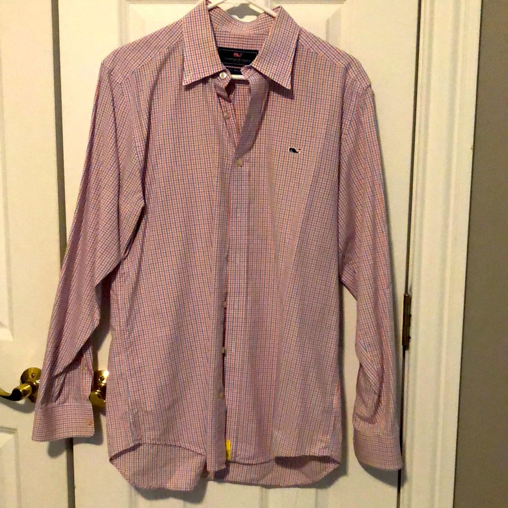 Vineyard Vines Men’s button down dress shirt